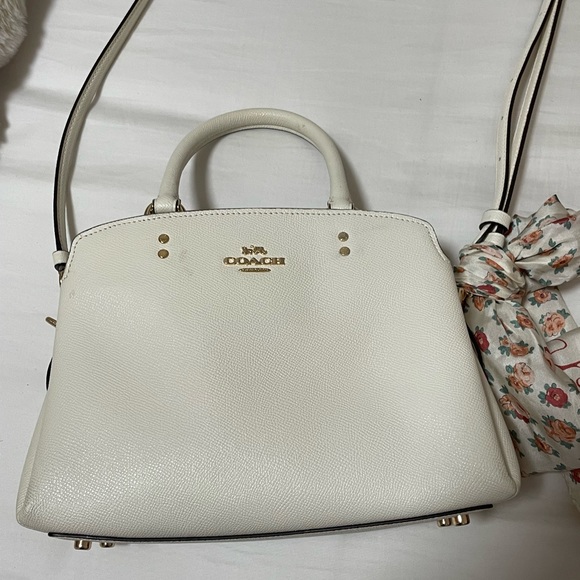 Coach bag with scarf - Picture 1 of 4